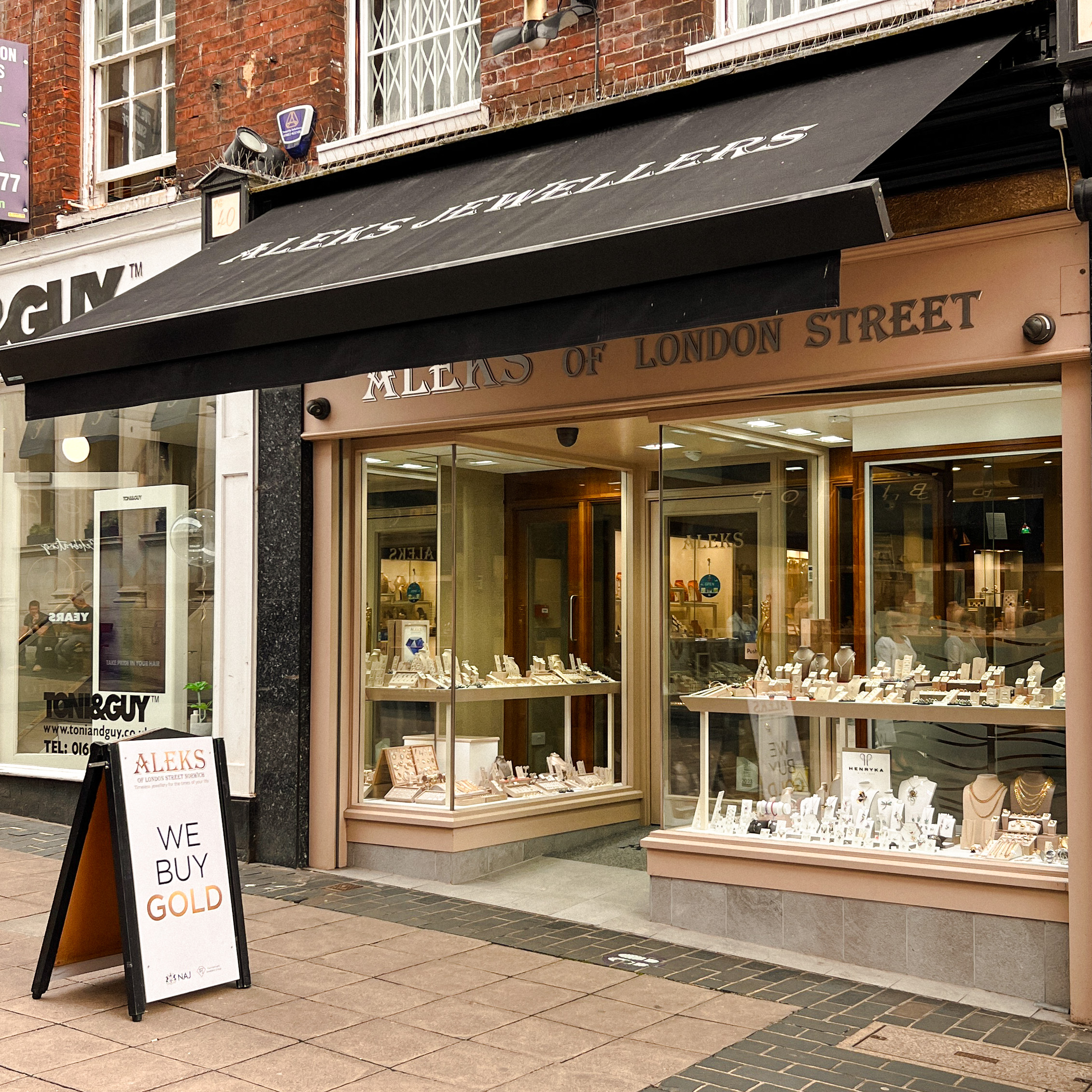 aleks jewellers shop front