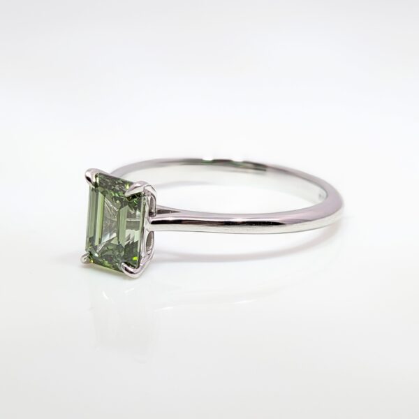 18ct White Gold Green Diamond Lab Grown Ring