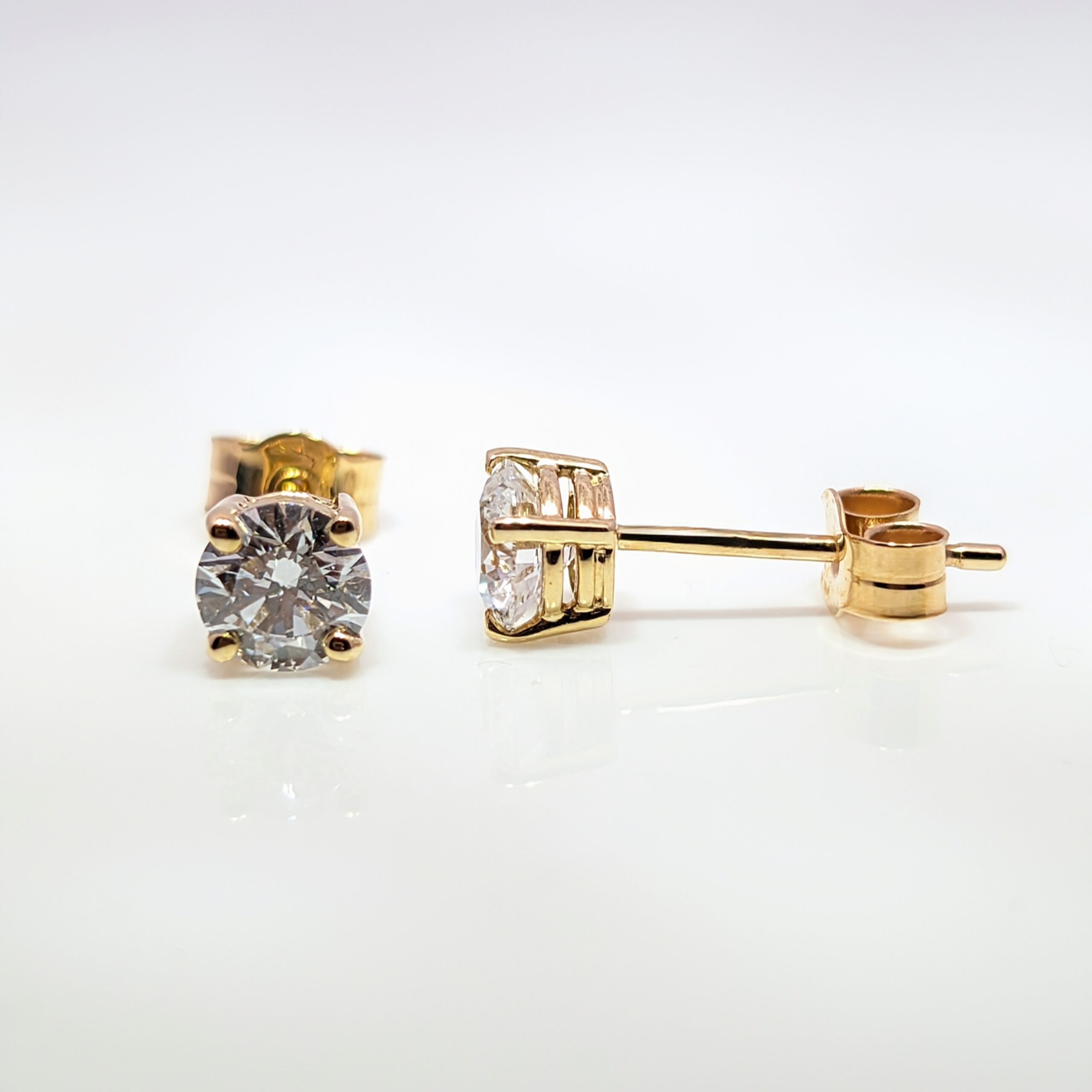 9ct White Gold 1ct Lab Grown Diamond Stud Earrings. D Colour and VS1 Clarity.