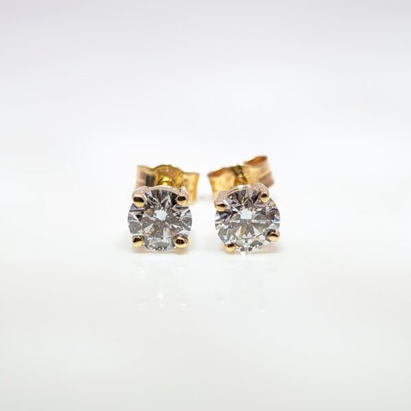 9ct White Gold 1ct Lab Grown Diamond Stud Earrings. D Colour and VS1 Clarity.